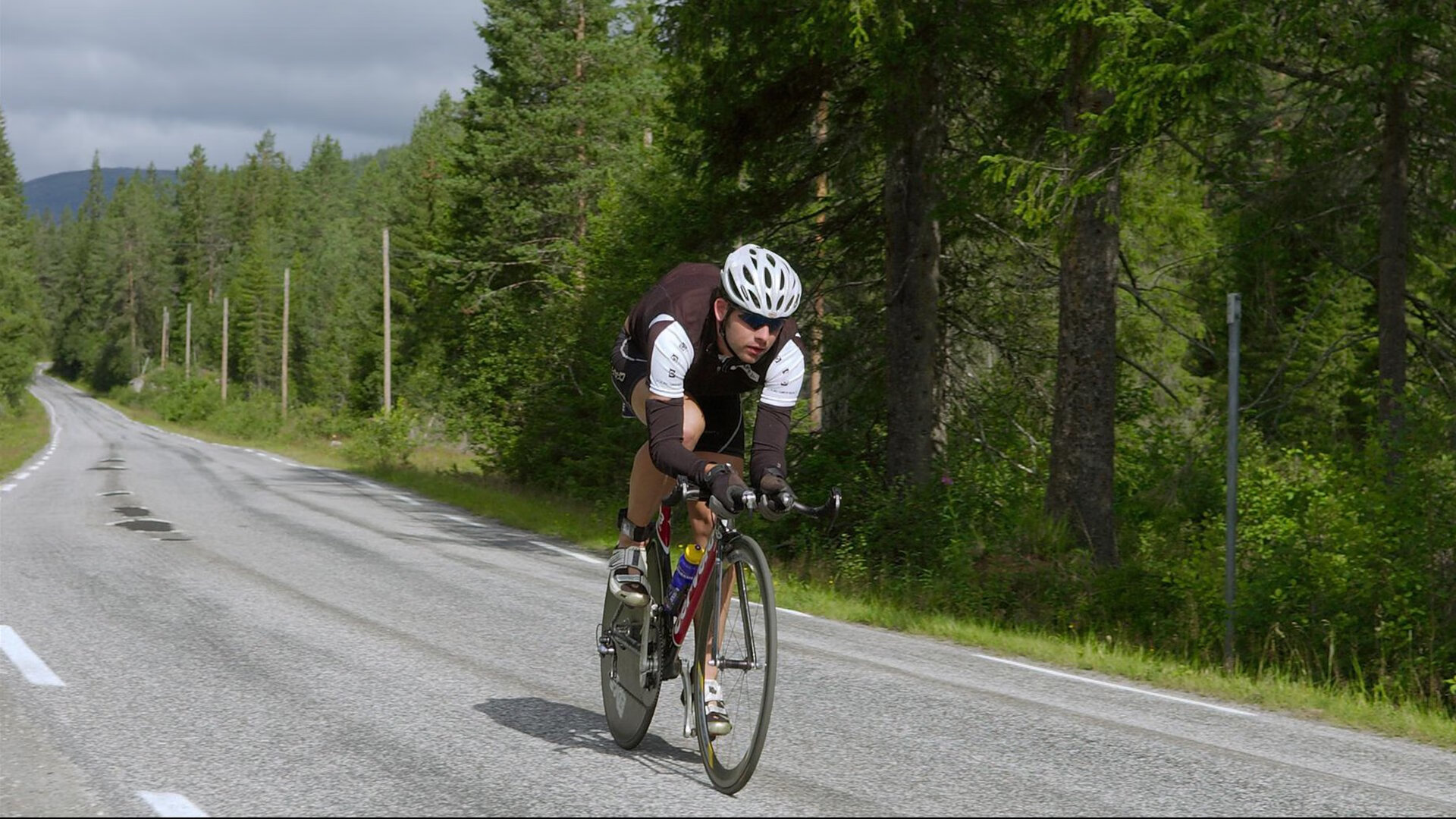 冰岛血拼希腊,托尼关键时刻站出来